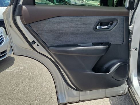Used 2023 Nissan Rogue SV FWD image 16