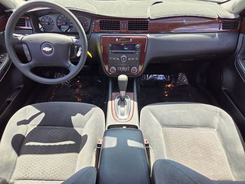 Used 2009 Chevrolet Impala LS FWD image 16