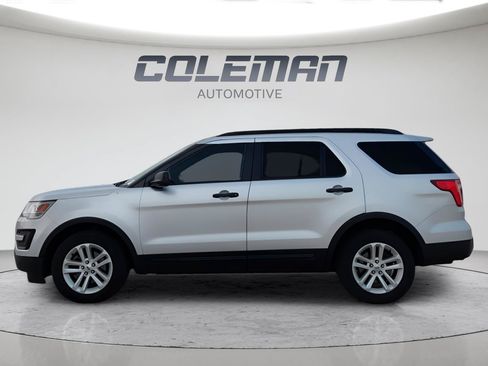 Used 2017 Ford Explorer 4WD image 2