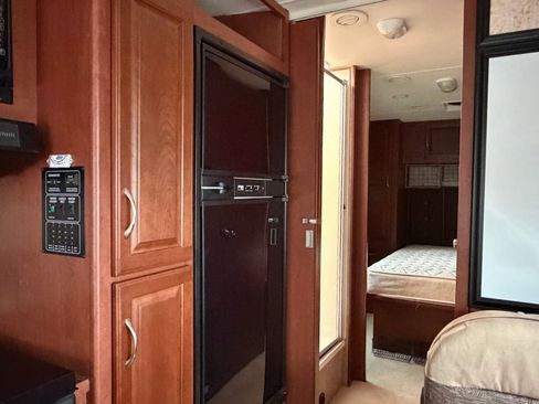 Used 2014 Ford E-450 and Econoline 450 Super Duty w/ Motorhome Prep Package RWD image 51