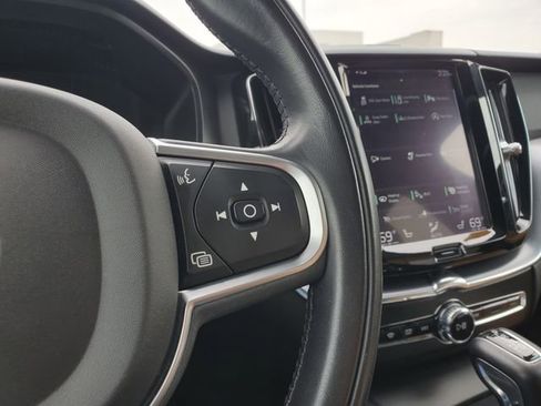 Used 2020 Volvo XC60 T5 Momentum AWD/4WD image 15