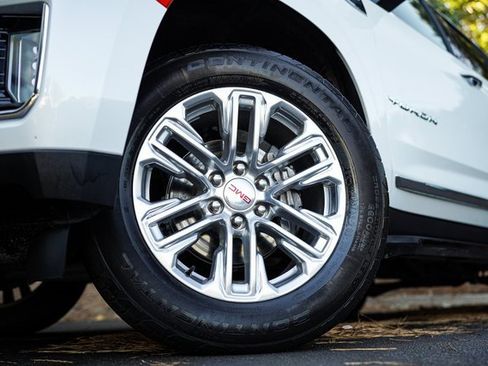 Used 2021 GMC Yukon SLT w/ SLT Premium Package image 18