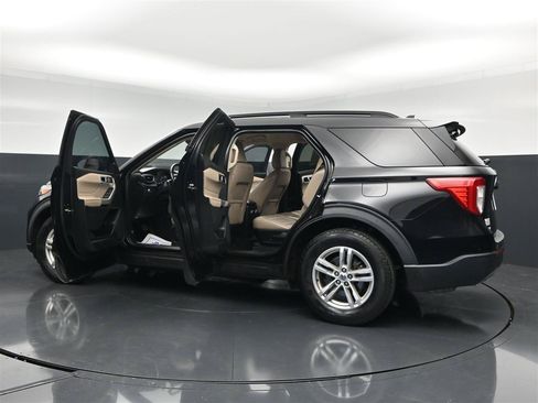 Used 2021 Ford Explorer XLT w/ Equipment Group 202A RWD image 30