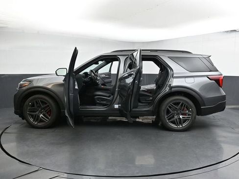 New 2026 Ford Explorer ST image 39