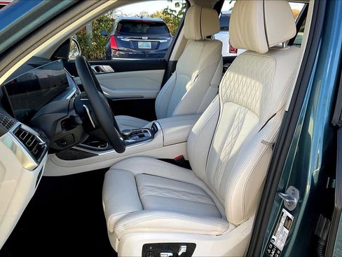 Used 2026 BMW X7 xDrive40i image 7