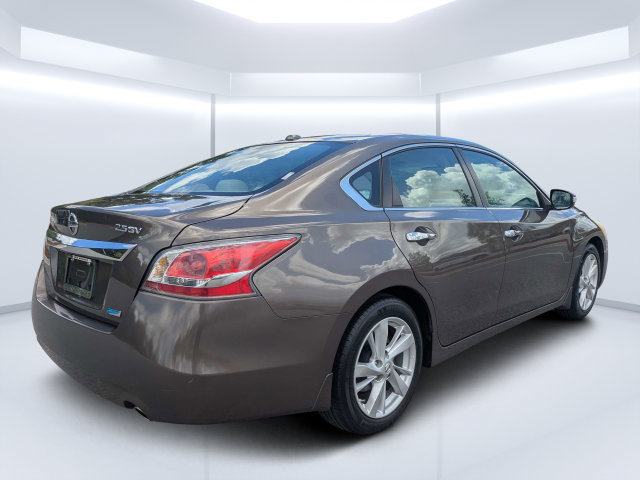 Used 2014 Nissan Altima 2.5 SV w/ Convenience Package FWD image 3