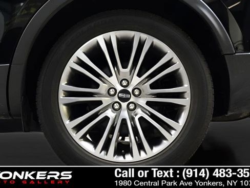 Used 2017 Lincoln MKX Reserve w/ Lincoln MKX Climate Package image 24