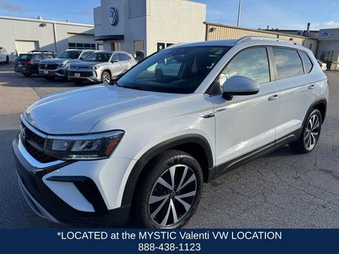 Certified 2023 Volkswagen Taos SE w/ Panoramic Sunroof Package AWD/4WD image 1