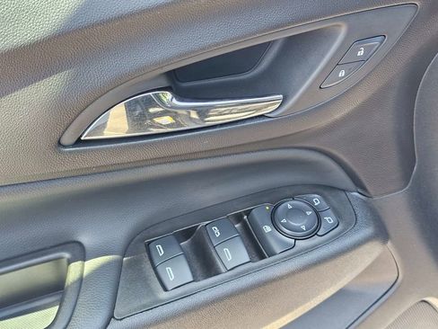 Used 2024 Chevrolet Equinox LT AWD/4WD image 16