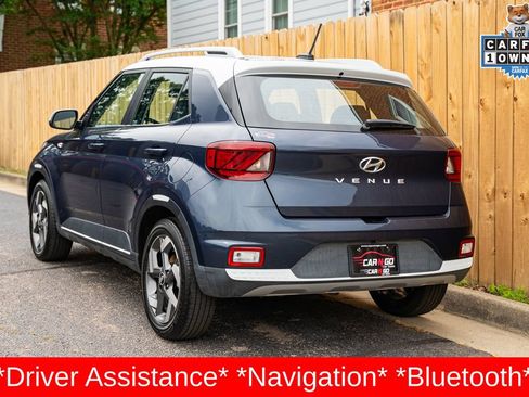 Used 2024 Hyundai Venue Limited FWD image 9