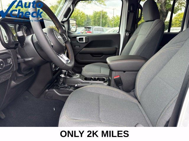 Used 2024 Jeep Wrangler Unlimited Sahara AWD/4WD image 21