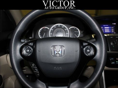 Used 2017 Honda Accord LX image 17