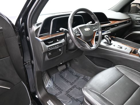 Used 2021 Cadillac Escalade Premium Luxury image 12