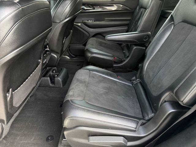 Used 2023 Jeep Grand Cherokee L Laredo AWD/4WD image 13