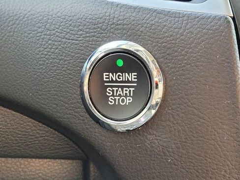 Used 2022 Ford Edge SE w/ Black Appearance Package image 26