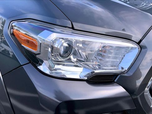 Used 2022 Toyota Tacoma SR5 image 27