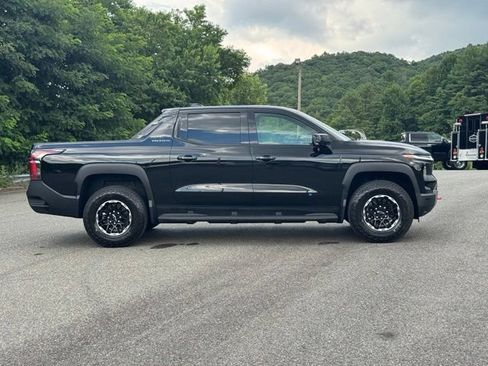 New 2026 Chevrolet Silverado EV Trail Boss w/ Premium Package AWD/4WD image 8