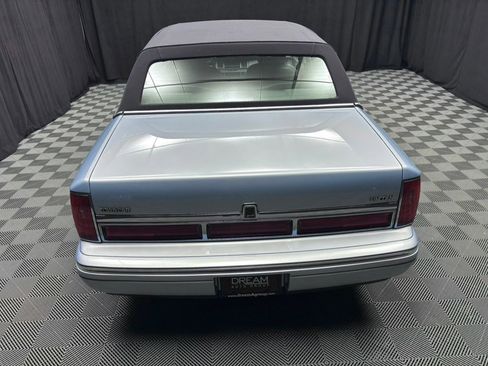 Used 1997 Lincoln Town Car Executive image 4