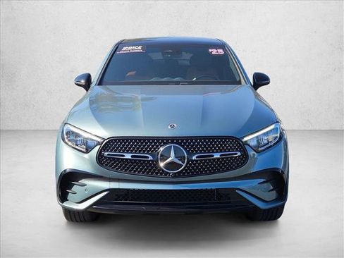 Used 2025 Mercedes-Benz GLC 300 4MATIC image 2