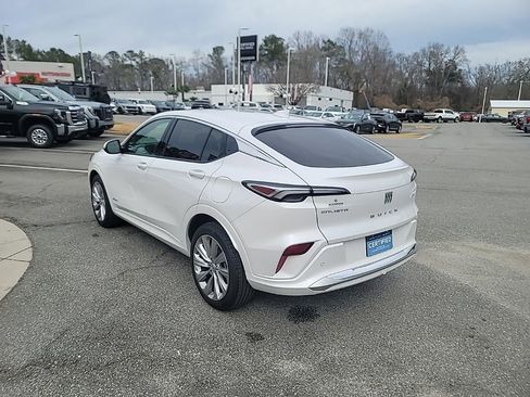 Certified 2024 Buick Envista Avenir image 5