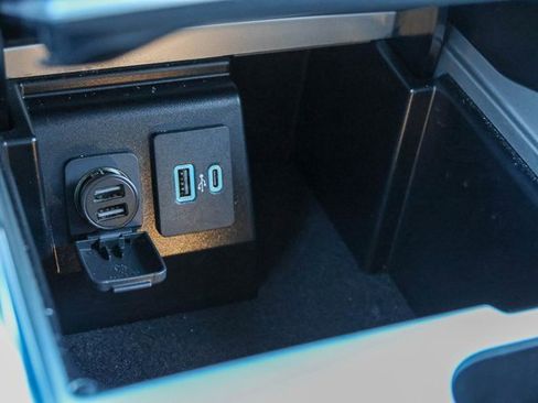 Used 2022 Ford Explorer Platinum w/ Technology Package image 30