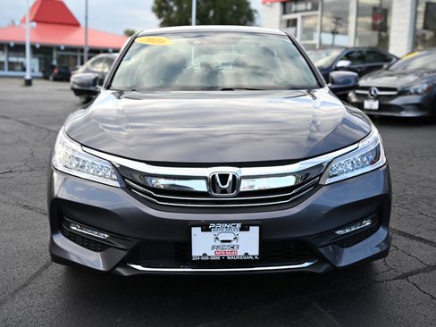 Used 2016 Honda Accord Touring image 2