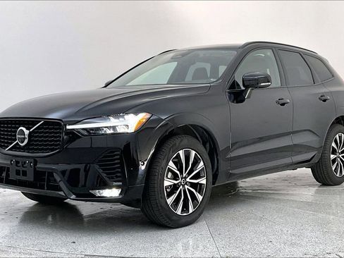 Certified 2025 Volvo XC60 B5 Plus image 15