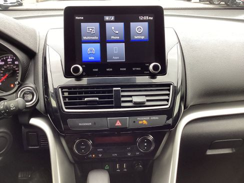 Used 2024 Mitsubishi Eclipse Cross LE image 18