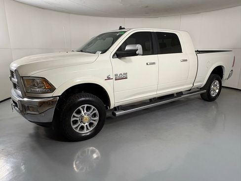 Used 2016 RAM 2500 Laramie w/ Convenience Group AWD/4WD image 5
