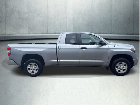 Used 2018 Toyota Tundra SR5 AWD/4WD image 6