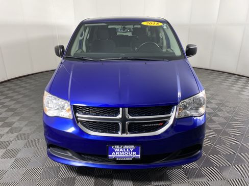 Used 2018 Dodge Grand Caravan SE w/ UConnect Hands-Free Group FWD image 10