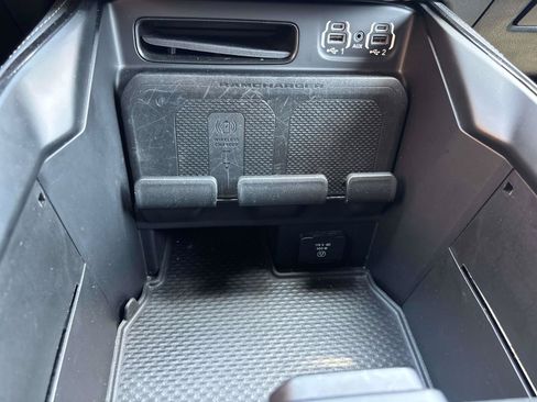 Used 2022 RAM 2500 Limited AWD/4WD image 24