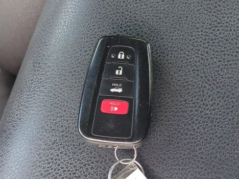 Used 2019 Toyota Camry LE FWD image 30