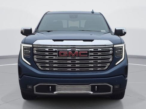 Used 2025 GMC Sierra 1500 Denali w/ Technology Package AWD/4WD image 8