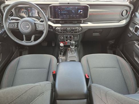 Used 2025 Jeep Wrangler Unlimited Rubicon AWD/4WD image 25