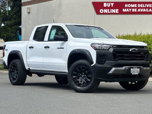 Used 2024 Chevrolet Colorado Trail Boss w/ Technology Package image 1