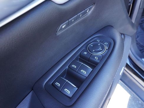 Certified 2025 Cadillac XT5 Premium Luxury image 16