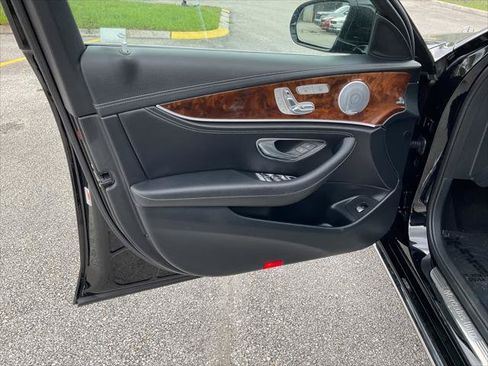 Used 2017 Mercedes-Benz E 300 4MATIC w/ Premium 1 Package image 12