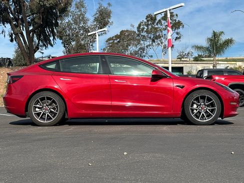 Used 2021 Tesla Model 3 Standard Range Plus image 6