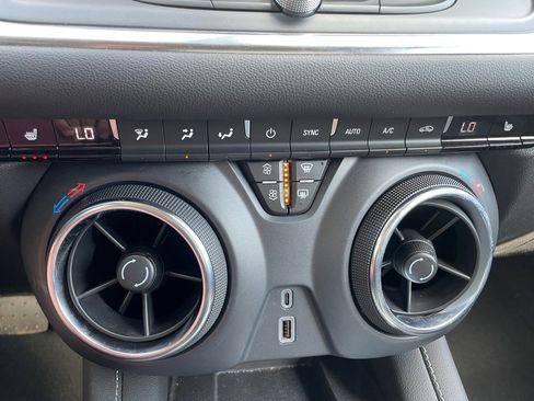 Used 2024 Chevrolet Blazer LT w/ Convenience Package image 15