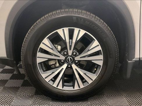 Certified 2022 Nissan Rogue SV image 8