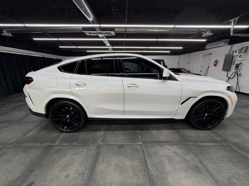 Used 2024 BMW X6 xDrive40i w/ Premium Package image 8
