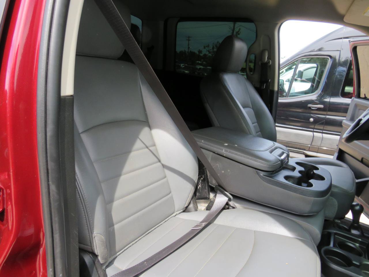 Used 2018 RAM 3500 Tradesman w/ Chrome Appearance Group AWD/4WD image 27