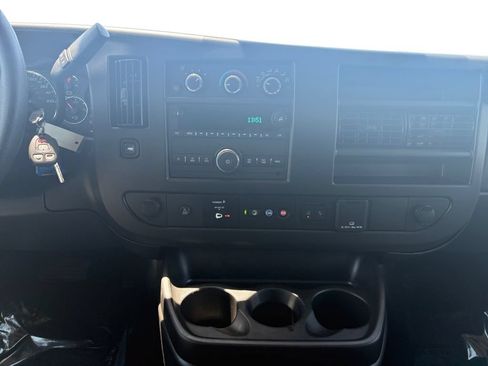 Certified 2025 Chevrolet Express 3500 LT w/ LT Preferred Equipment Group RWD image 15
