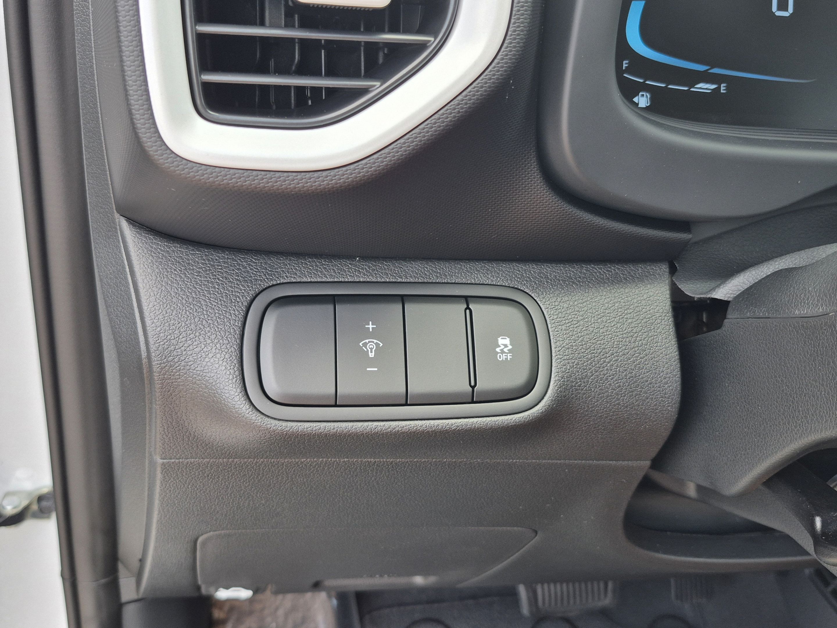 New 2026 Hyundai Venue SEL FWD image 26