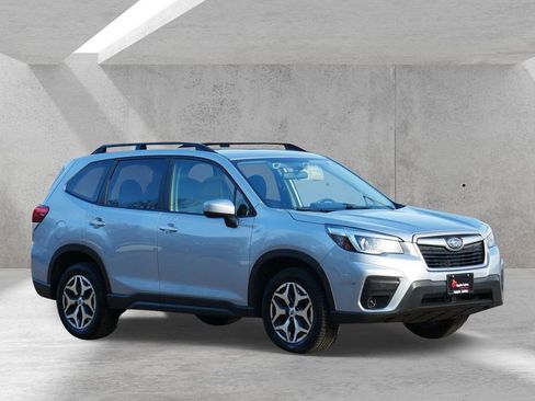 Used 2020 Subaru Forester Premium image 1