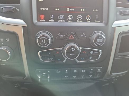 Used 2017 RAM 3500 SLT w/ Luxury Group AWD/4WD image 17
