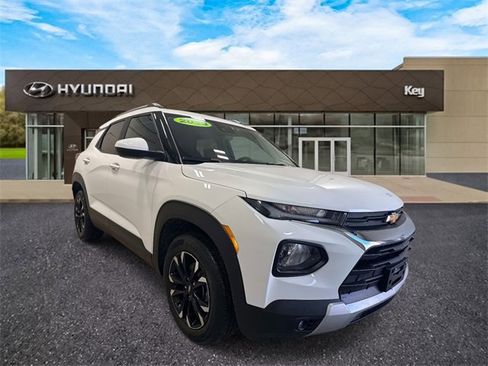 Used 2023 Chevrolet TrailBlazer LT image 3