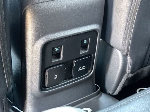 Used 2022 Ford Bronco Wildtrak image 19