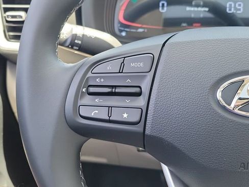 New 2026 Hyundai Venue SEL FWD image 7